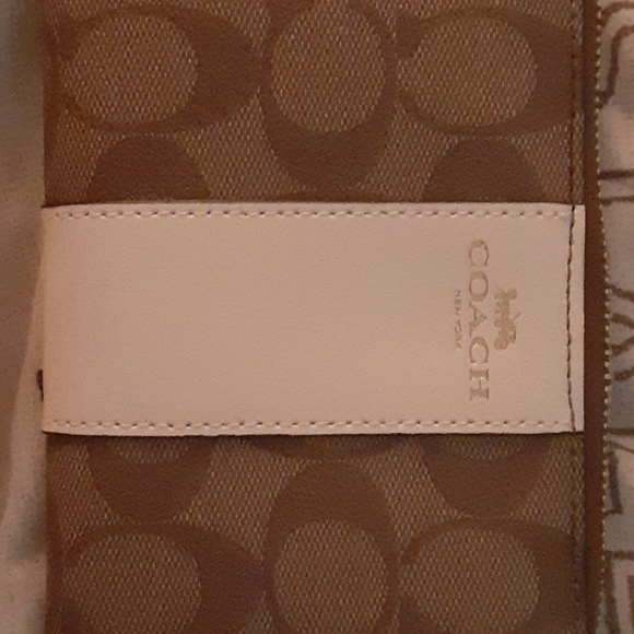 Coach wristlet - Picture 2 of 2